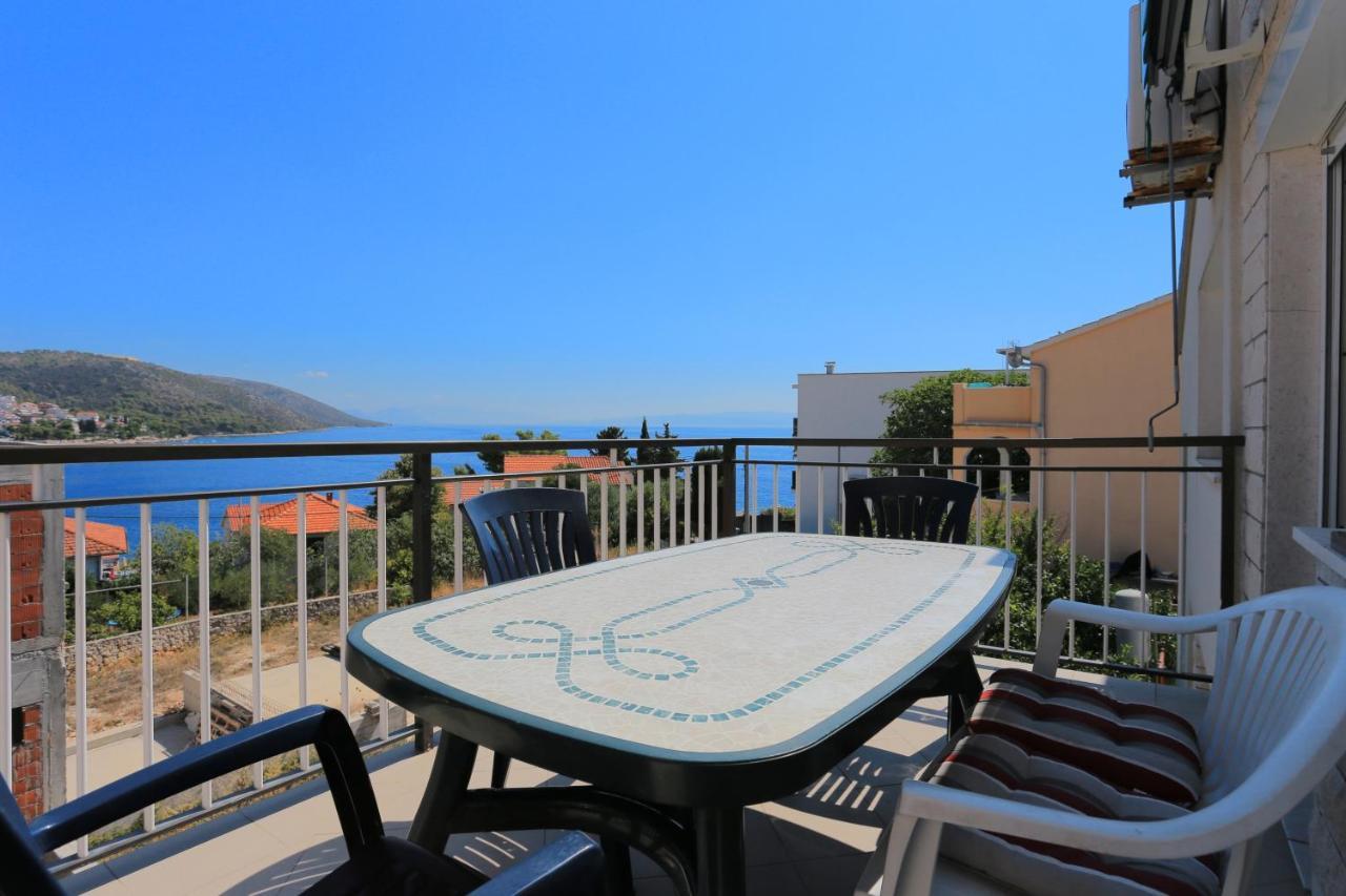 Apartments By The Sea Businci, Ciovo - 9450 特罗吉尔 外观 照片
