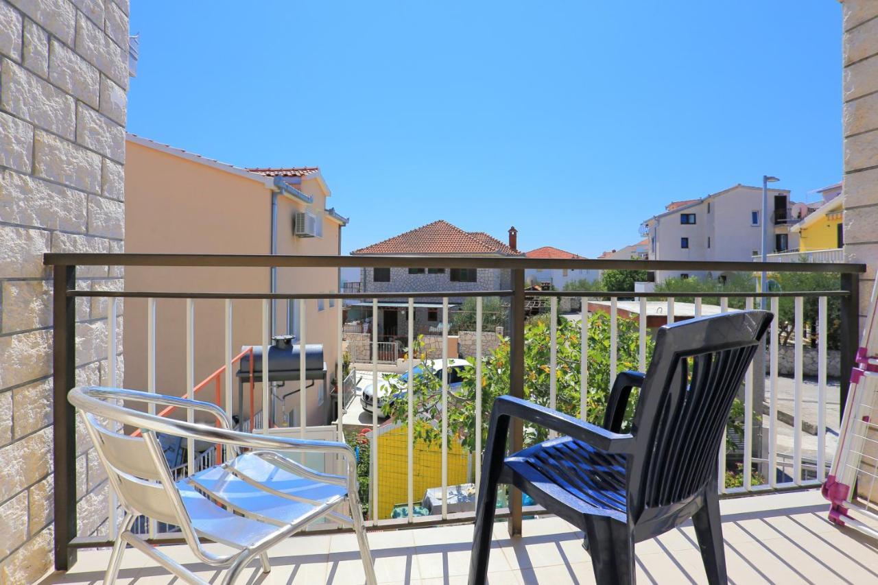 Apartments By The Sea Businci, Ciovo - 9450 特罗吉尔 外观 照片